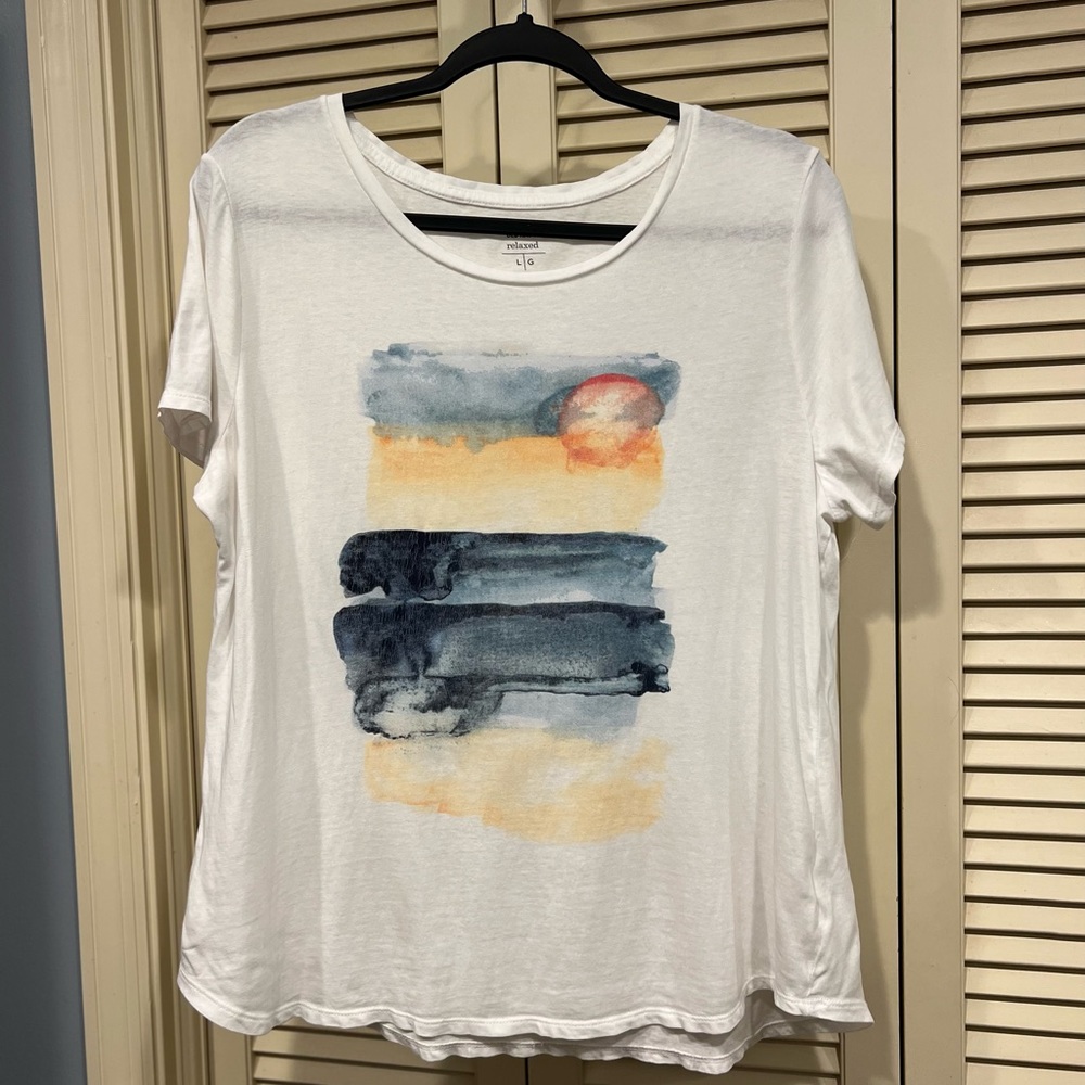 Old Navy Short Sleeve Tee with Sunset Watercolor Print - Size Large